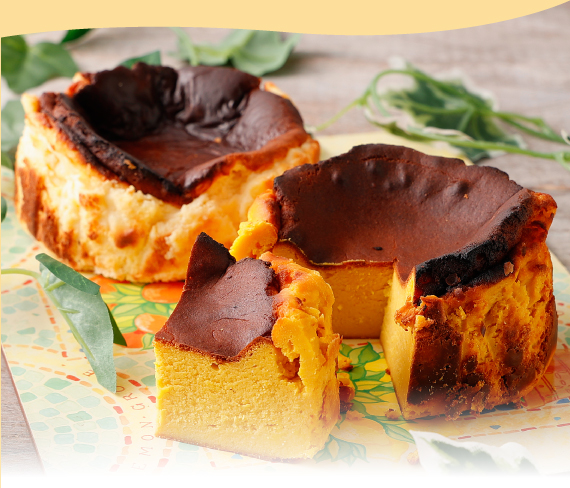 焦げ目が美味しそうなプレーンとかぼちゃ味のバスクチーズケーキ