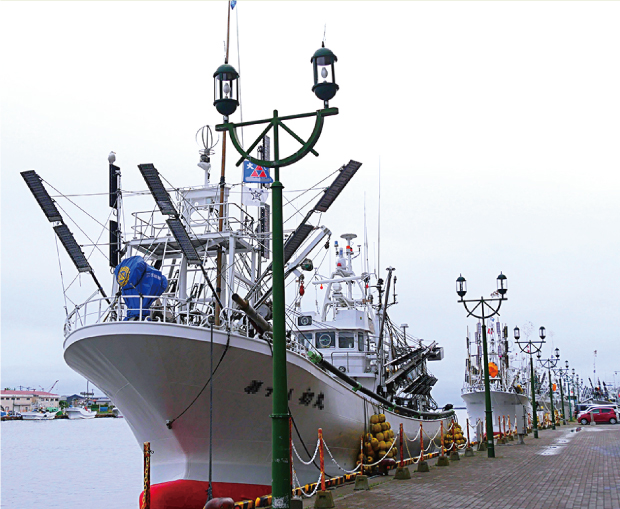 釧路の漁港と漁船