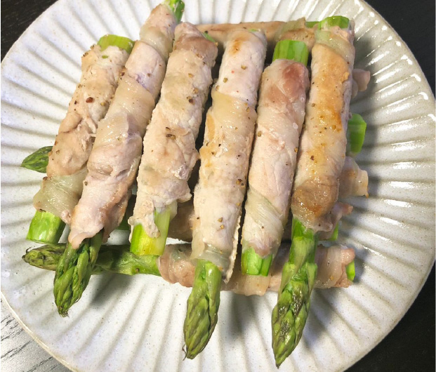 グリーンアスパラの肉巻き
