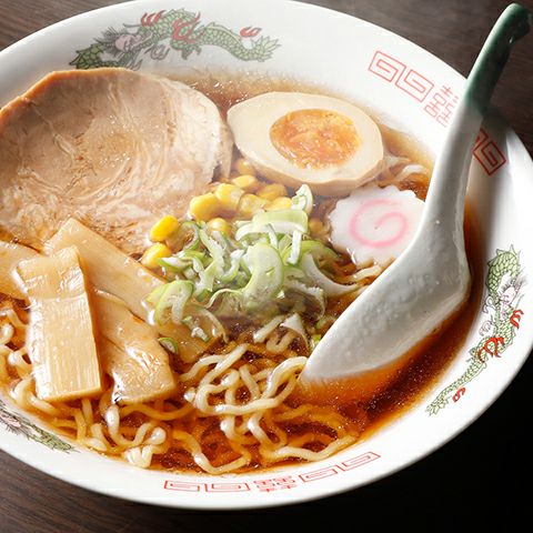 縮れ麺がとても美味しそうなカニ生ラーメン